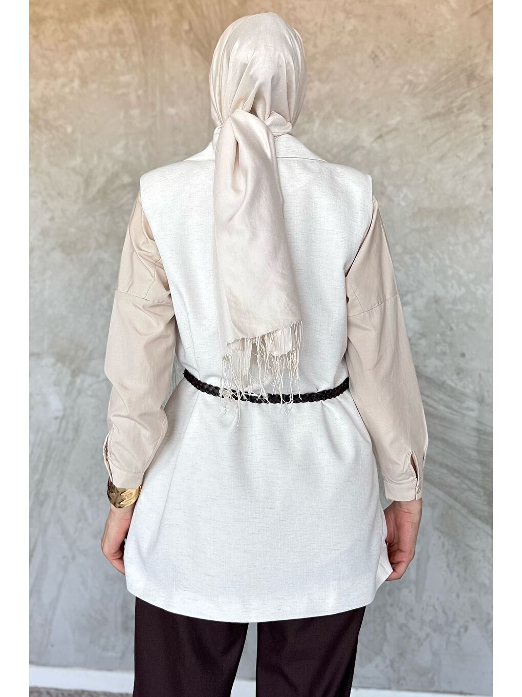 Ekru Astarlı Kemerli Tesettür Keten Görünümlü Yelek-6