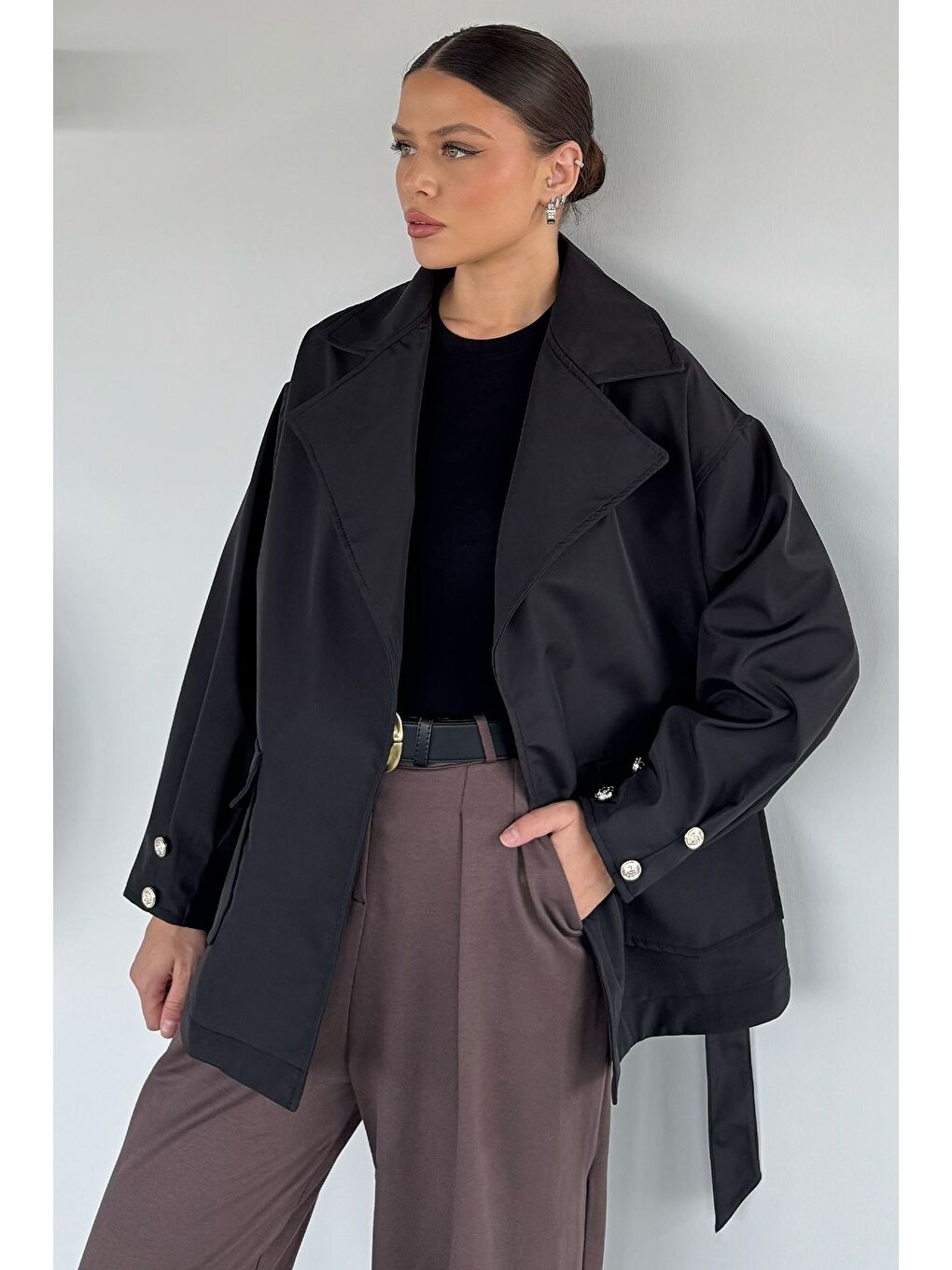 Siyah Kadın Bel Kuşaklı Çift Cepli Trençkot-2