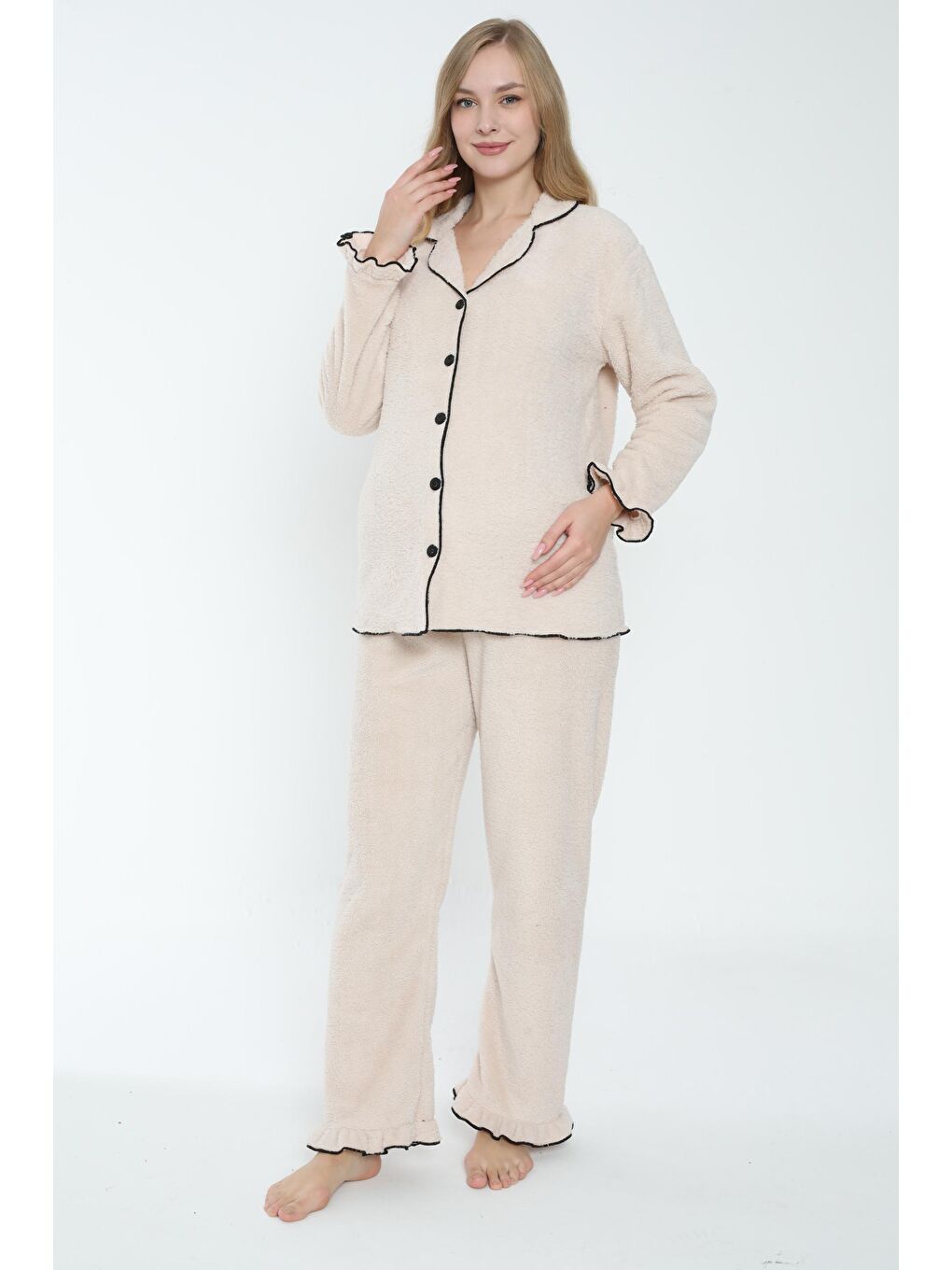 Bej Önden Düğmeli Hamile ve Lohusa Pelüş Pijama Takımı-1