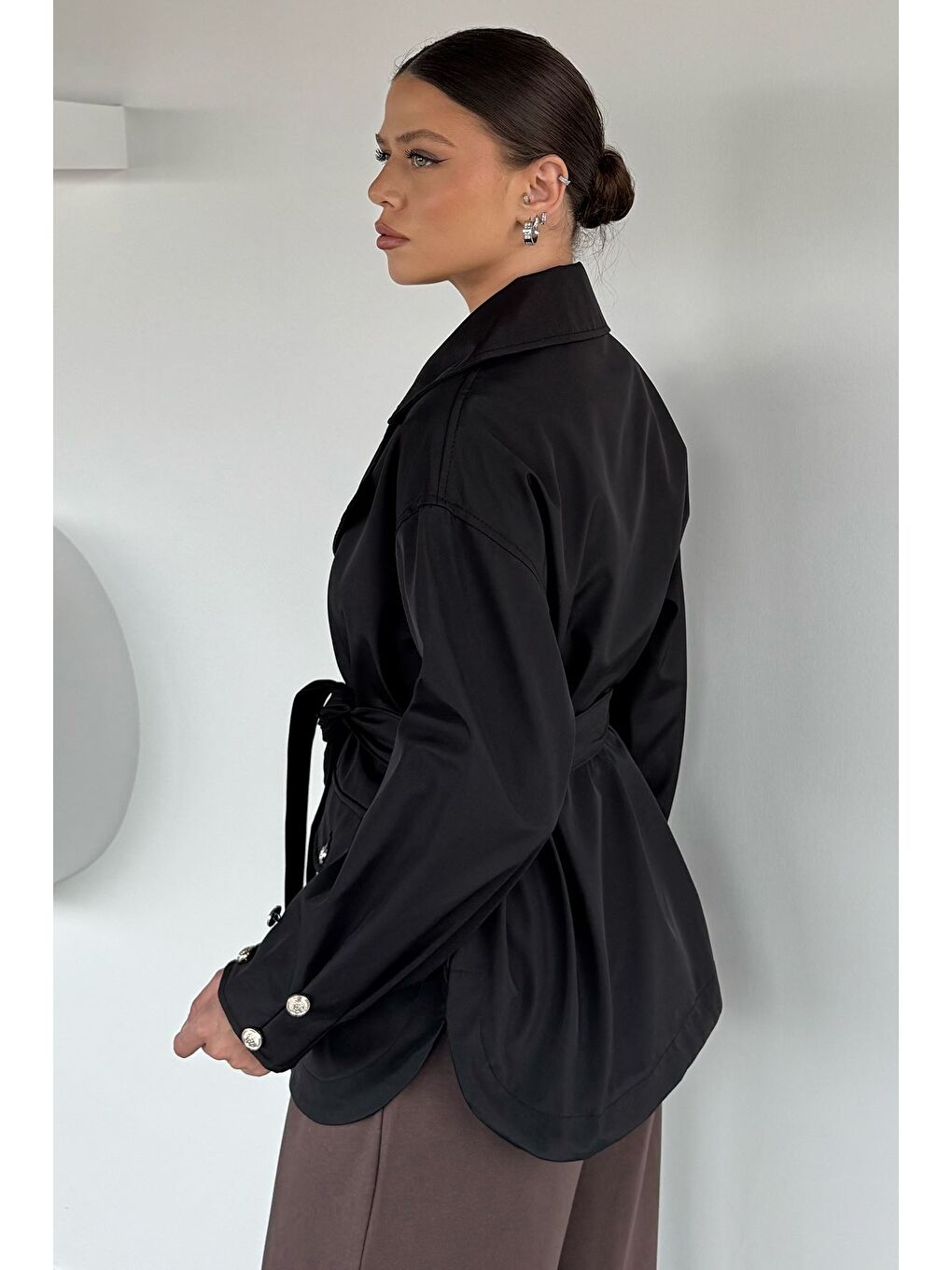 Siyah Kadın Bel Kuşaklı Çift Cepli Trençkot-4