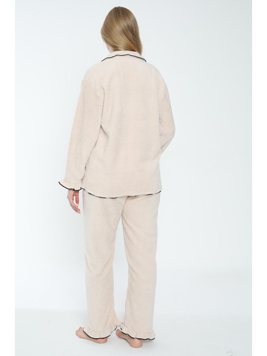 Bej Önden Düğmeli Hamile ve Lohusa Pelüş Pijama Takımı-3