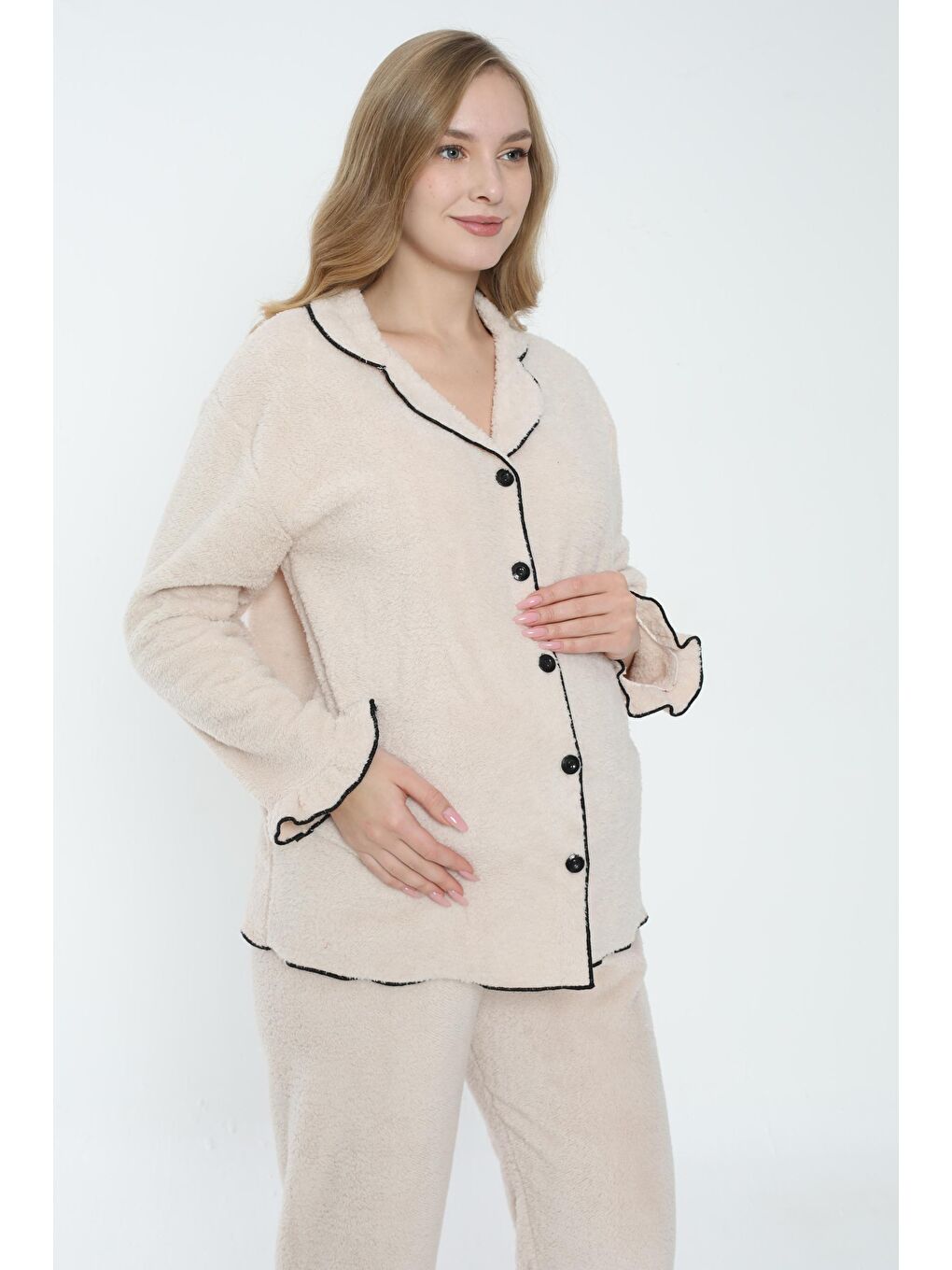 Bej Önden Düğmeli Hamile ve Lohusa Pelüş Pijama Takımı-4