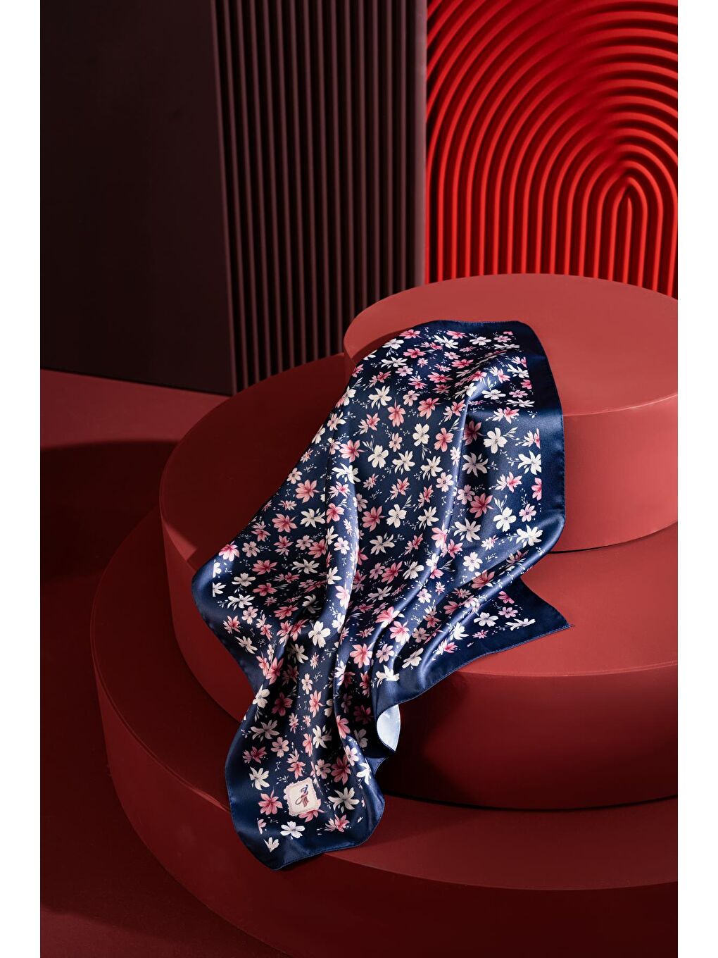 Lacivert Kadın Çiçek Desenli 55*55 cm Bandana & Fular