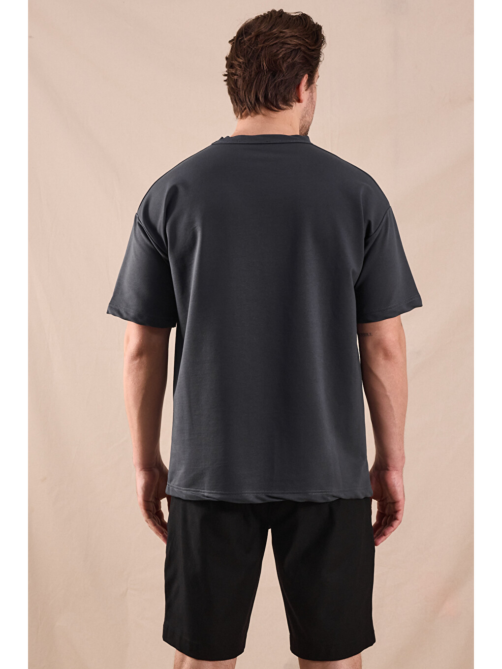 Gri Erkek Füme Rahat Kalıp Oversize Kesim T-shirt-3