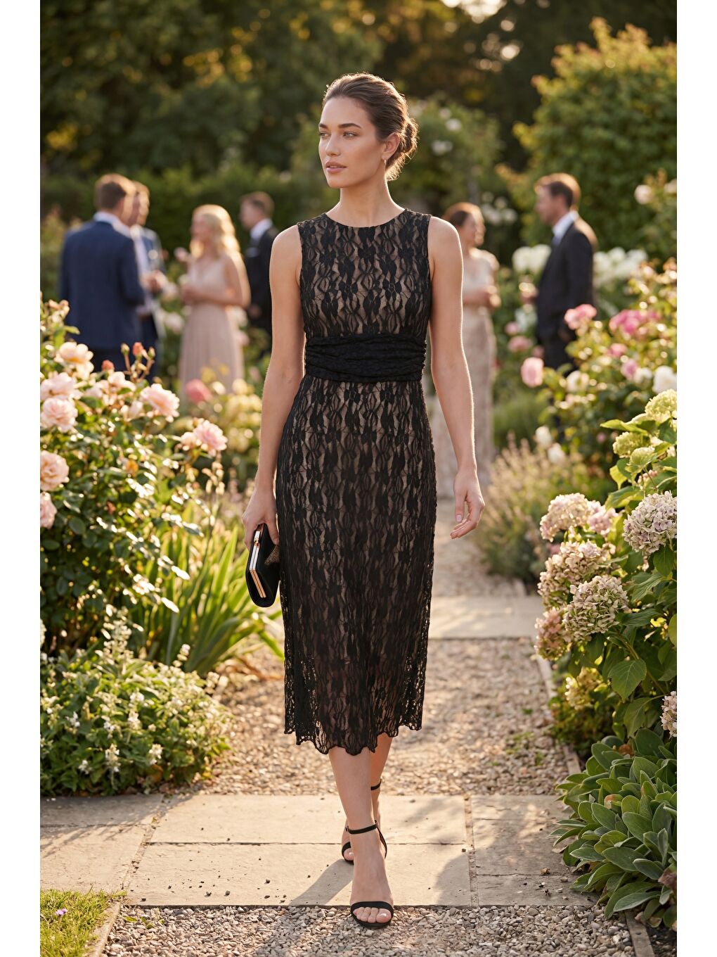 Kadın Siyah Bisiklet Yaka Dantel Detaylı Midi Davet Elbisesi-4