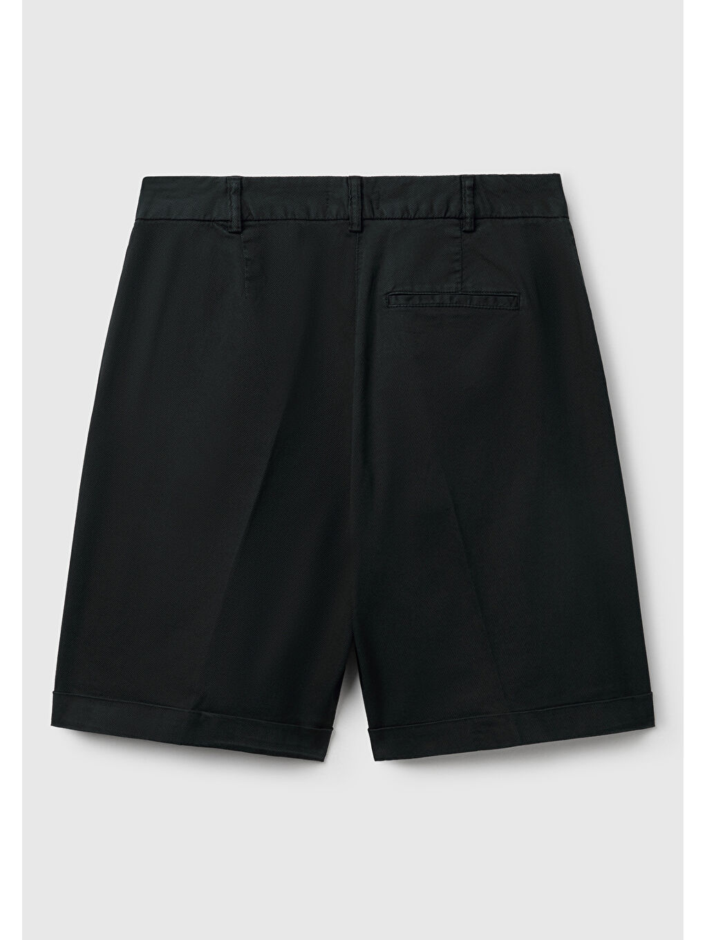 Kadın Siyah Pamuk Karışımlı Önü Düğmeli Regular Fit Bermuda Şort-3