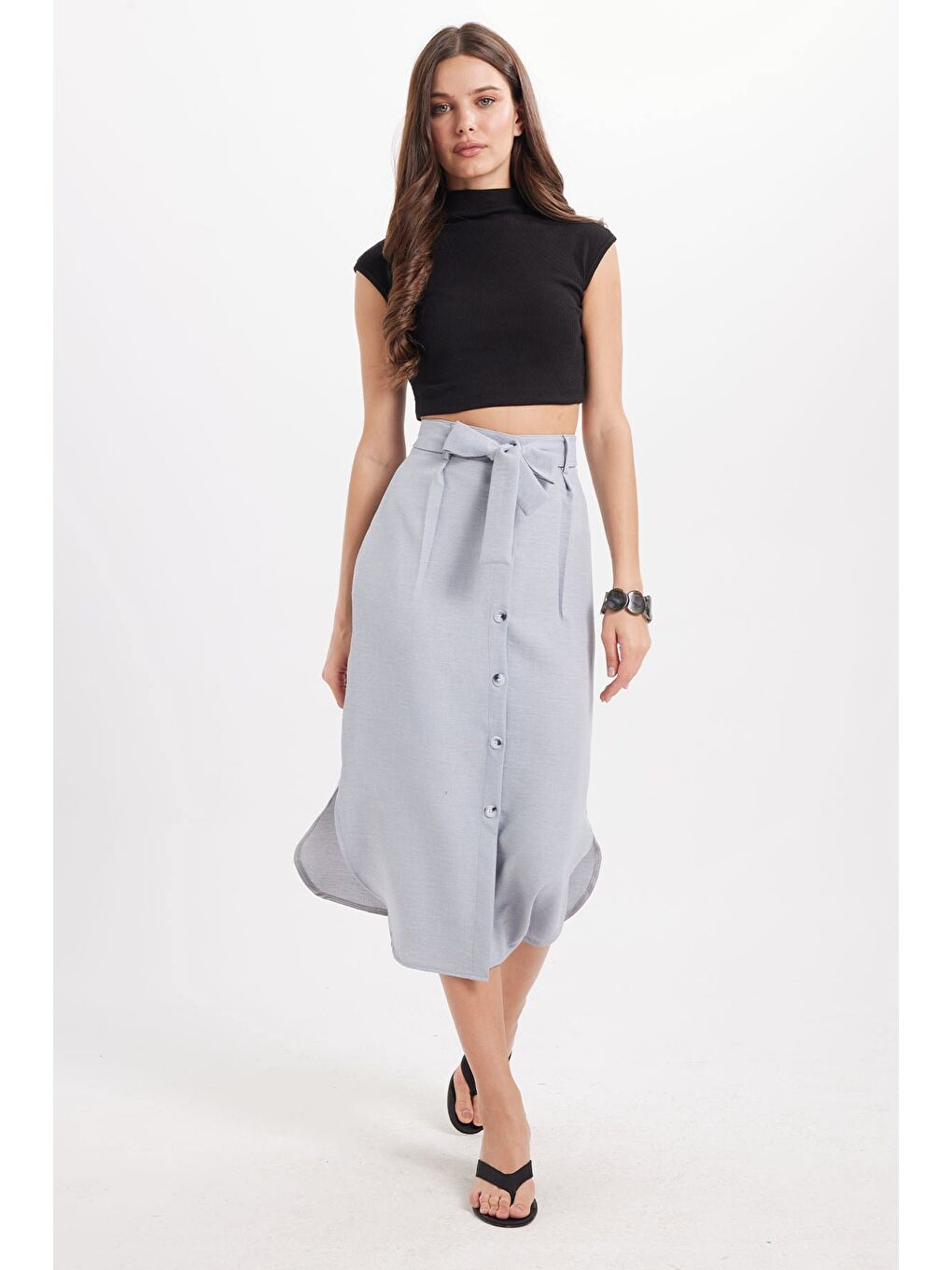 Kadın Slim Fit Dar Kesim Pileli Pamuklu Ön Düğme Kapamalı Kuşaklı Yırtmaçlı Gri Etek-1