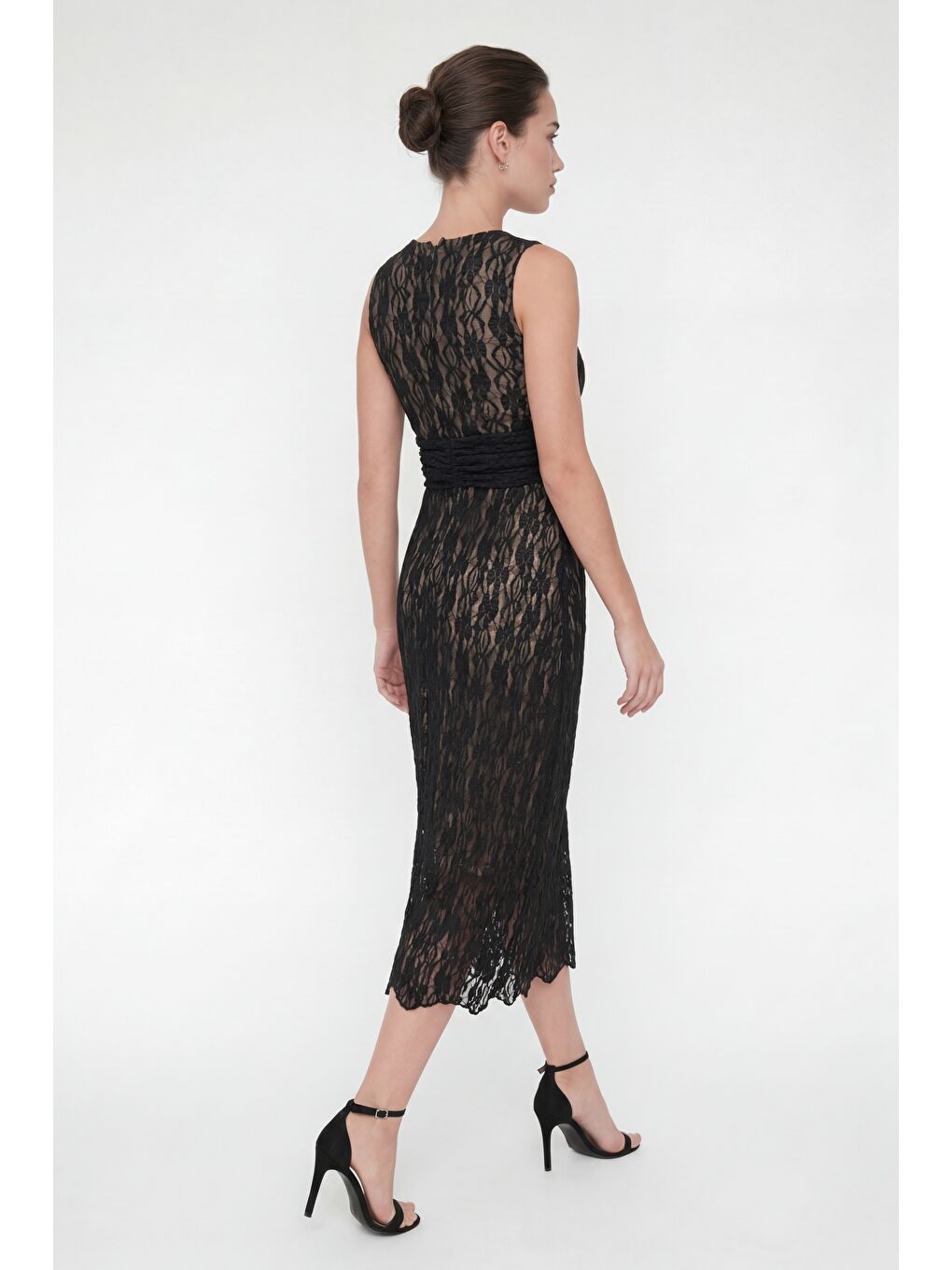 Kadın Siyah Bisiklet Yaka Dantel Detaylı Midi Davet Elbisesi-5