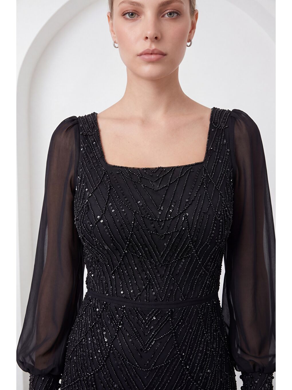 Kadın Siyah Kare Yaka Uzun Kollu Boncuklu Abiye Elbise-2