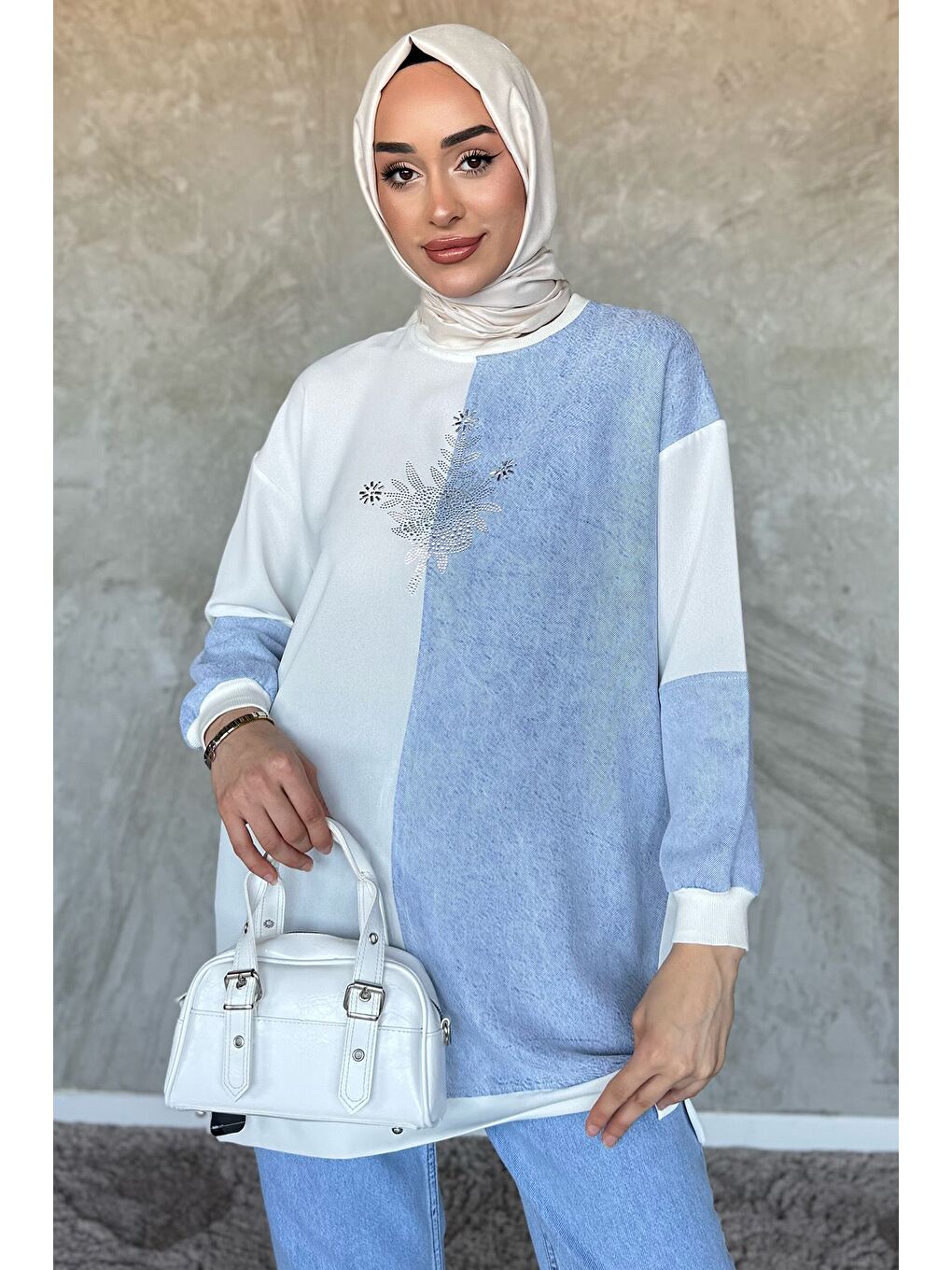 Ekru Bisiklet Yaka Garnili Taş İşlemeli Tesettür Tunik-2