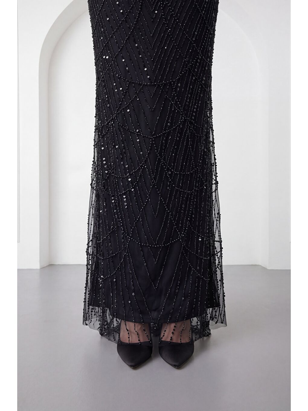 Kadın Siyah Kare Yaka Uzun Kollu Boncuklu Abiye Elbise-3