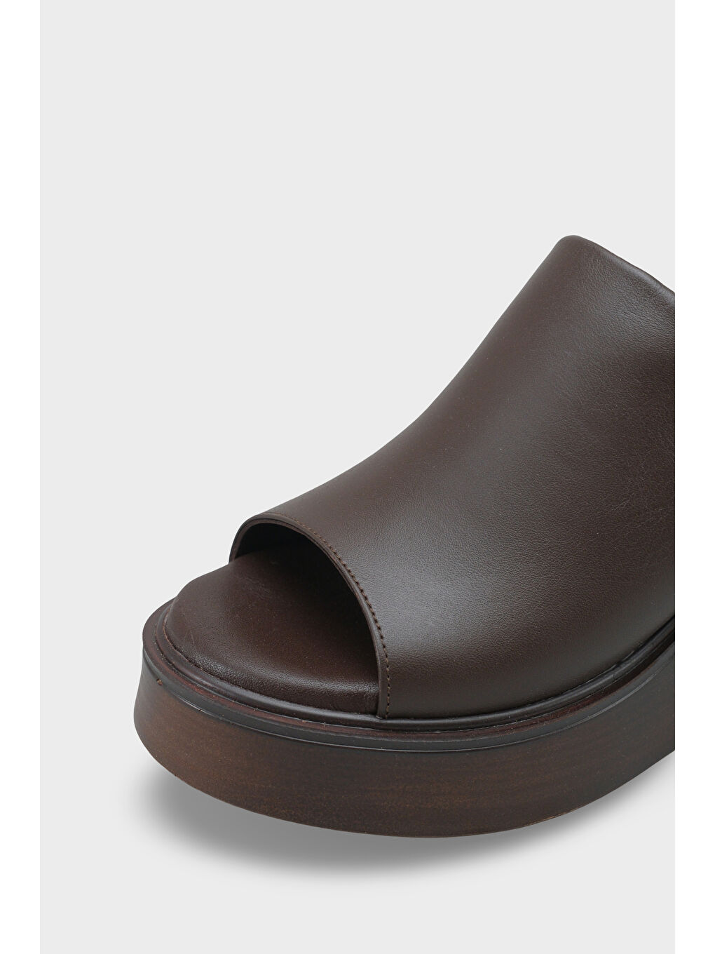 Kahverengi Cecilia Hakiki Deri Dolgu Topuk Kadın Tek Bant Terlik-2