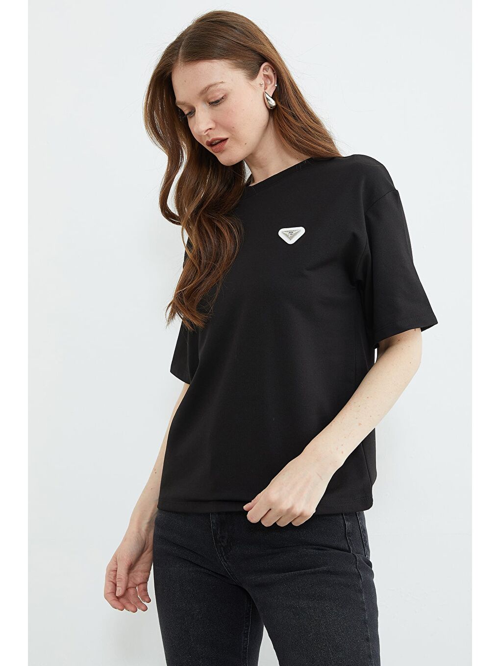 Siyah Metal Aksesuarlı Bisiklet Yaka Tişört-3