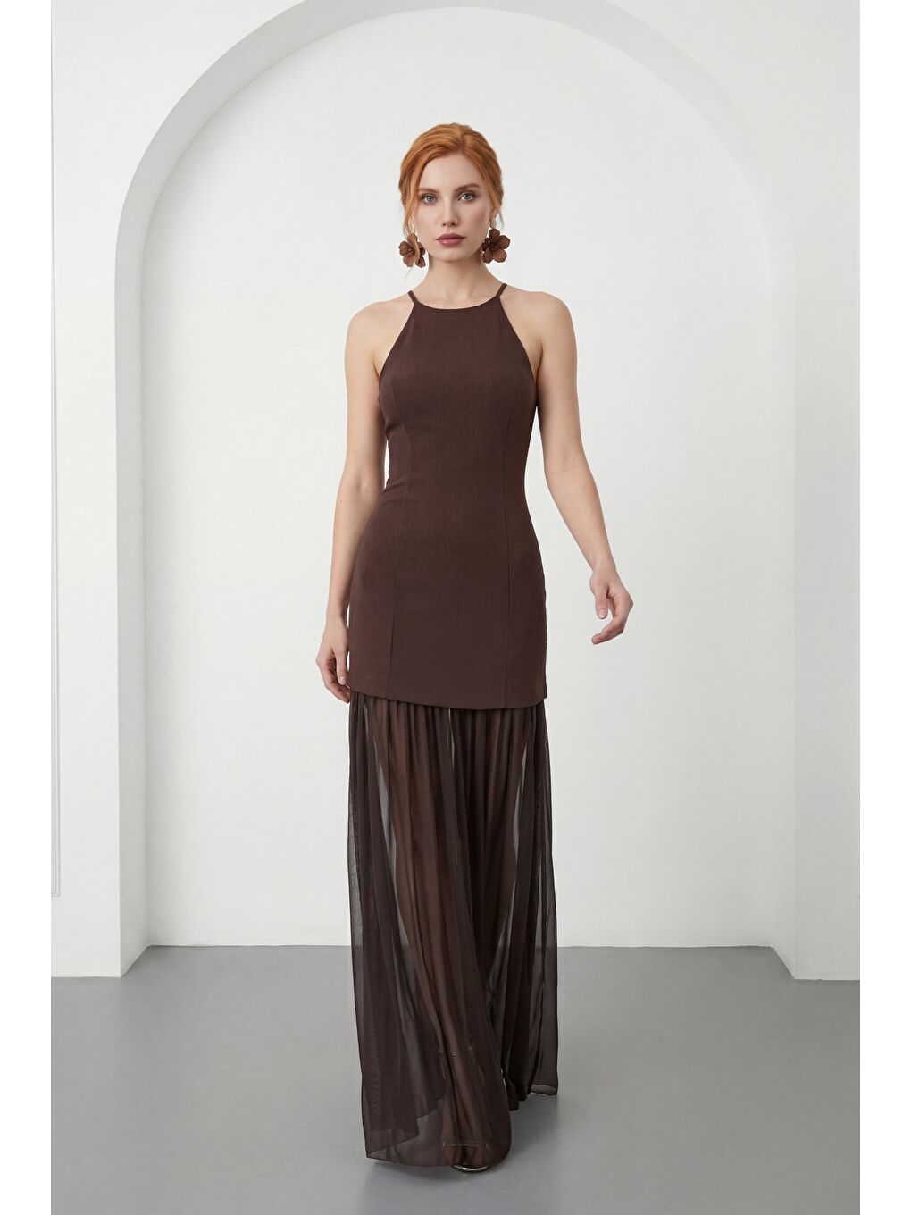 Kadın Kahverengi Halter Yaka Uzun Mezuniyet Elbisesi