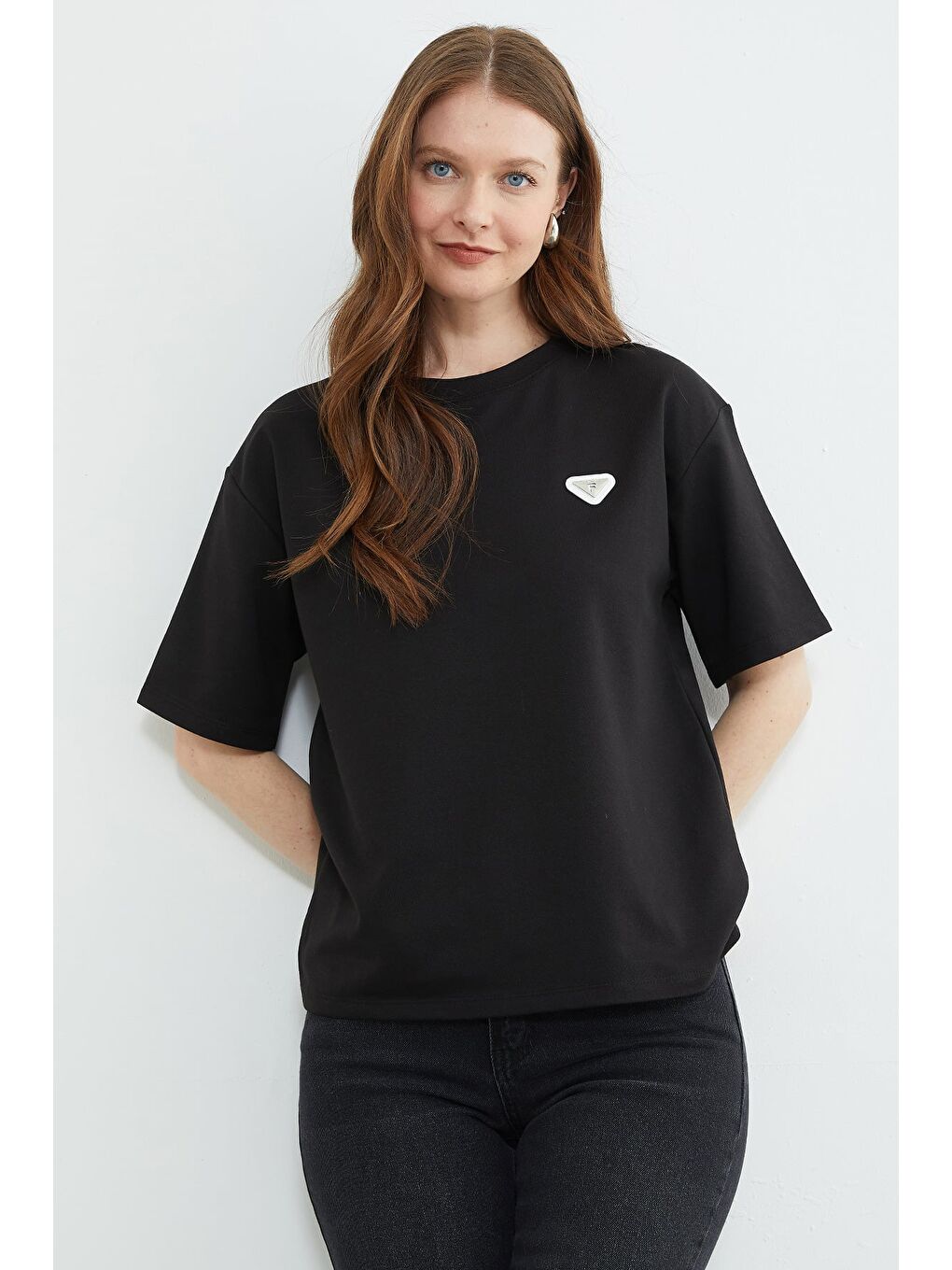 Siyah Metal Aksesuarlı Bisiklet Yaka Tişört-4