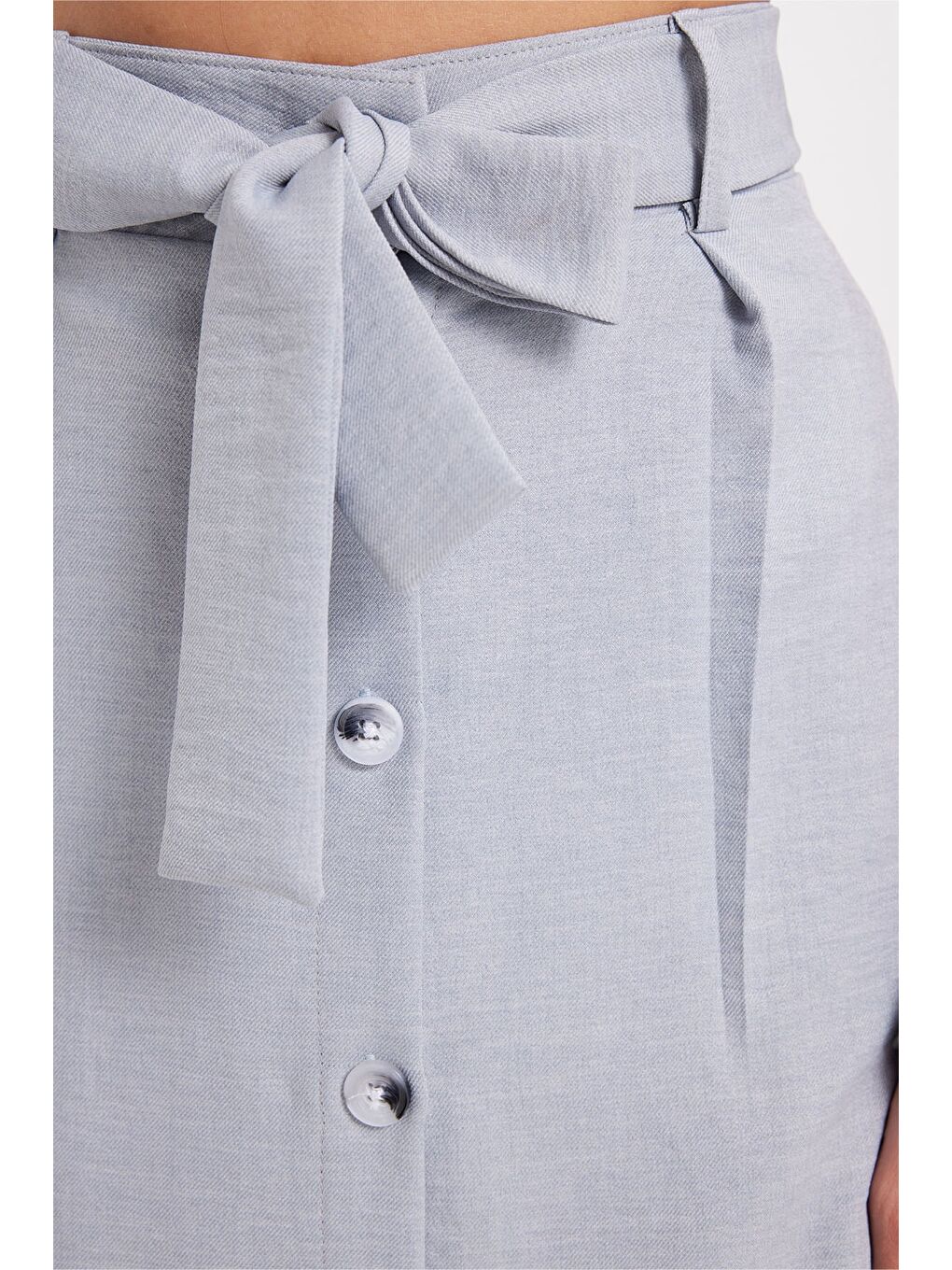 Kadın Slim Fit Dar Kesim Pileli Pamuklu Ön Düğme Kapamalı Kuşaklı Yırtmaçlı Gri Etek-5
