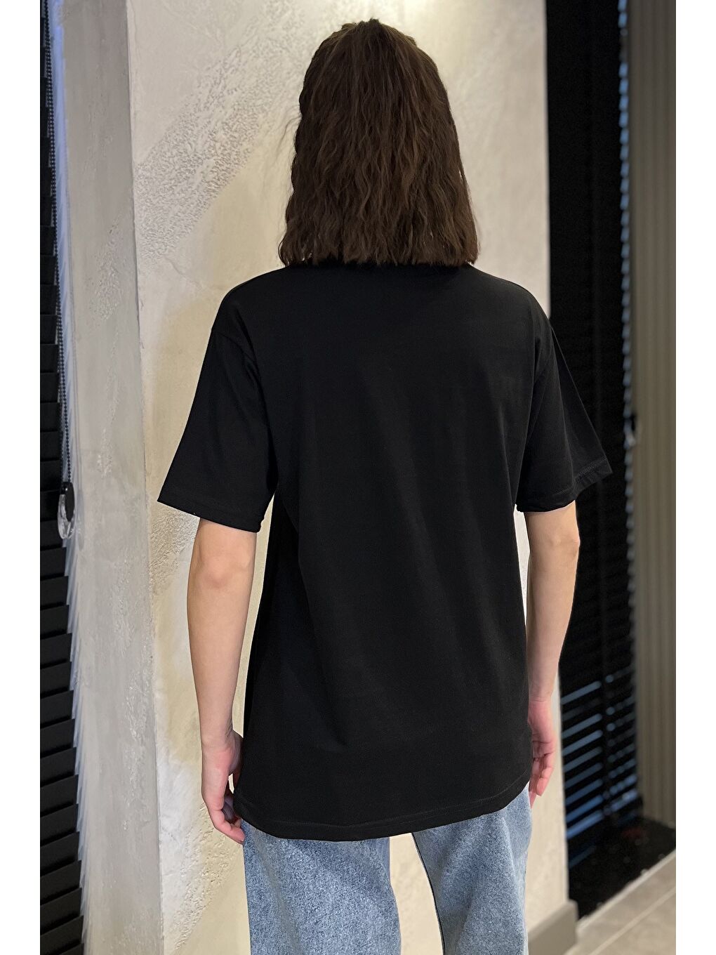 Siyah Kurdele Taşlı Bisiklet Yaka Kadın Tişört-2