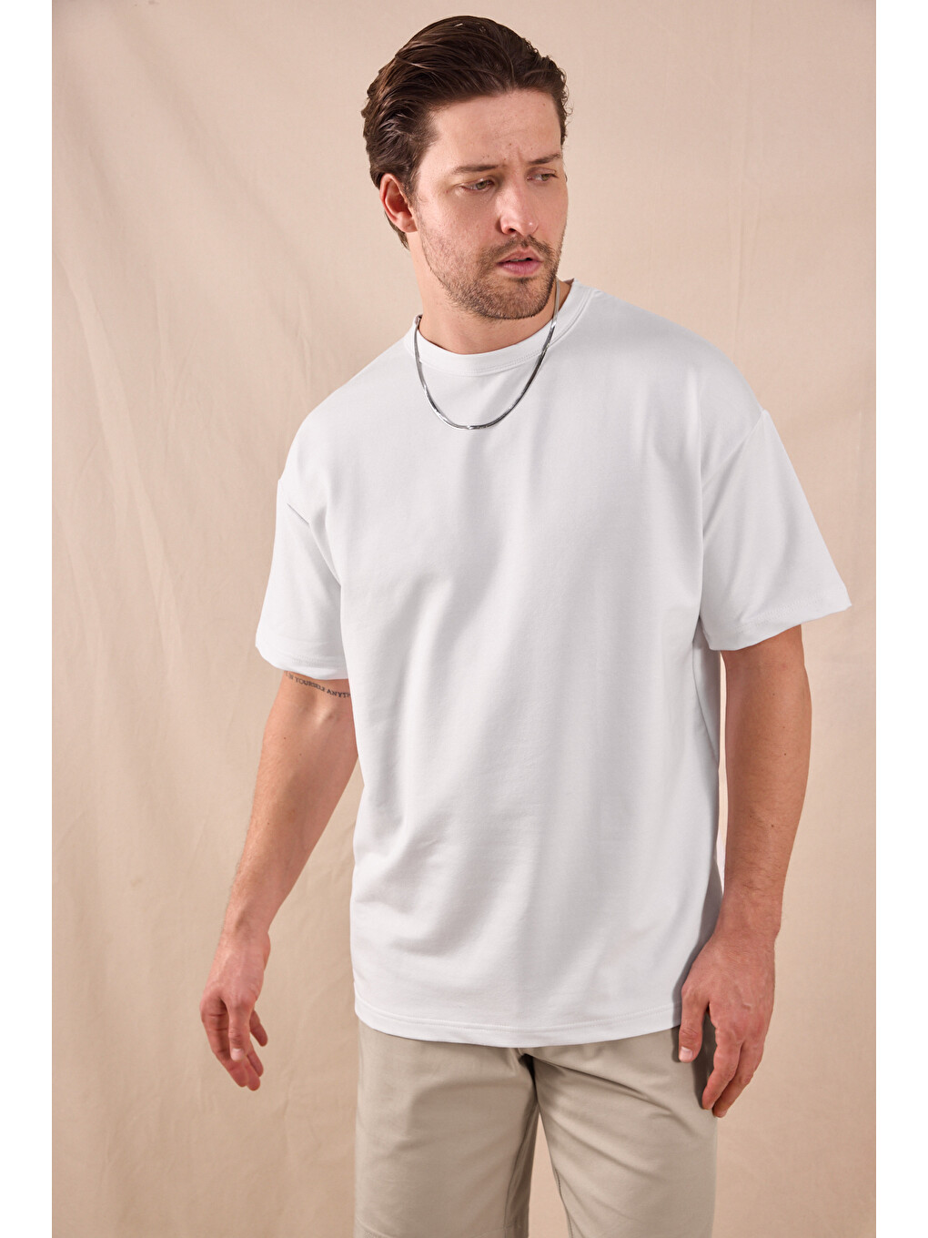 Erkek Beyaz Rahat Kalıp Oversize Kesim T-shirt-2