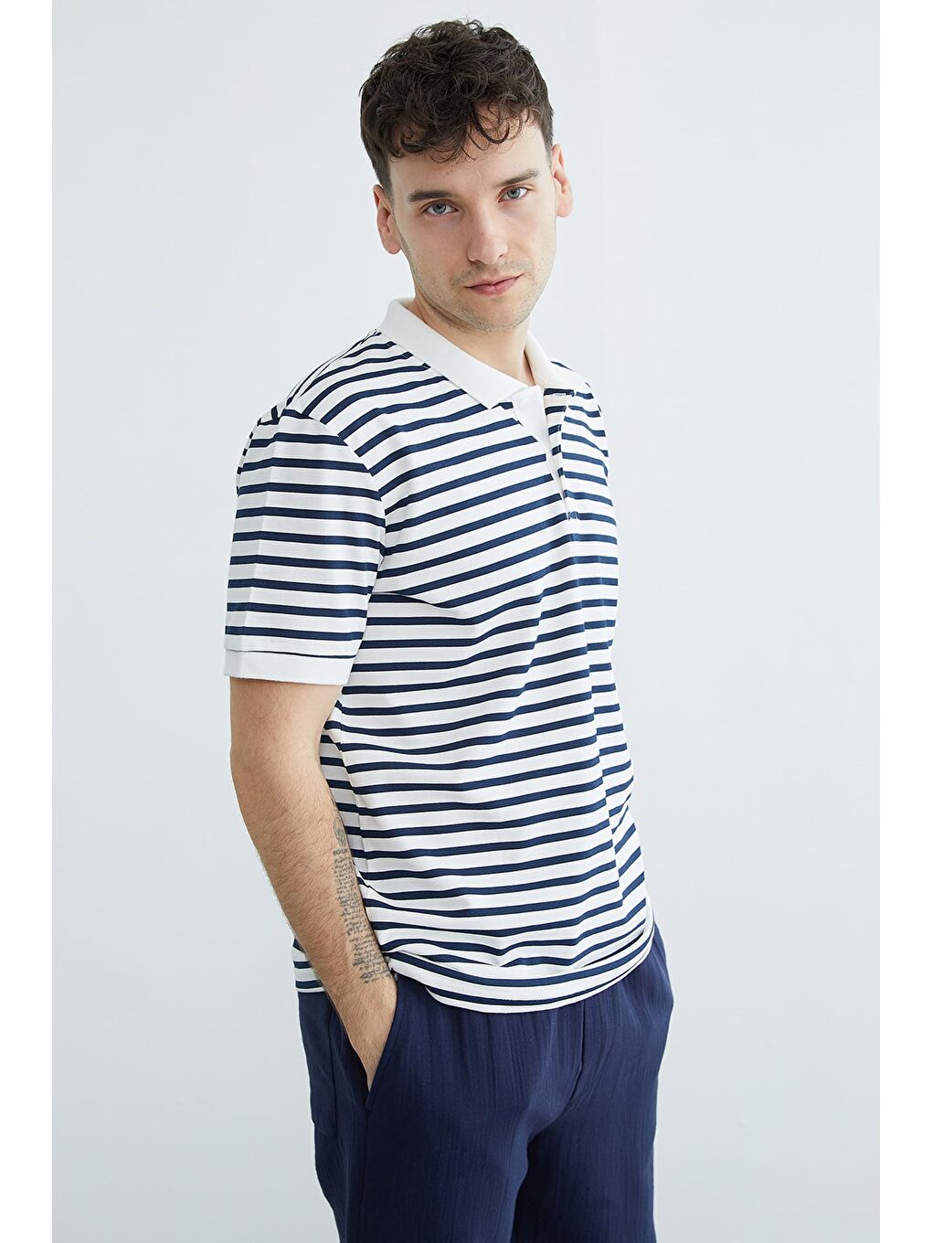 Lacivert Çizgili Polo Yaka Yarım Düğmeli Tişört-1