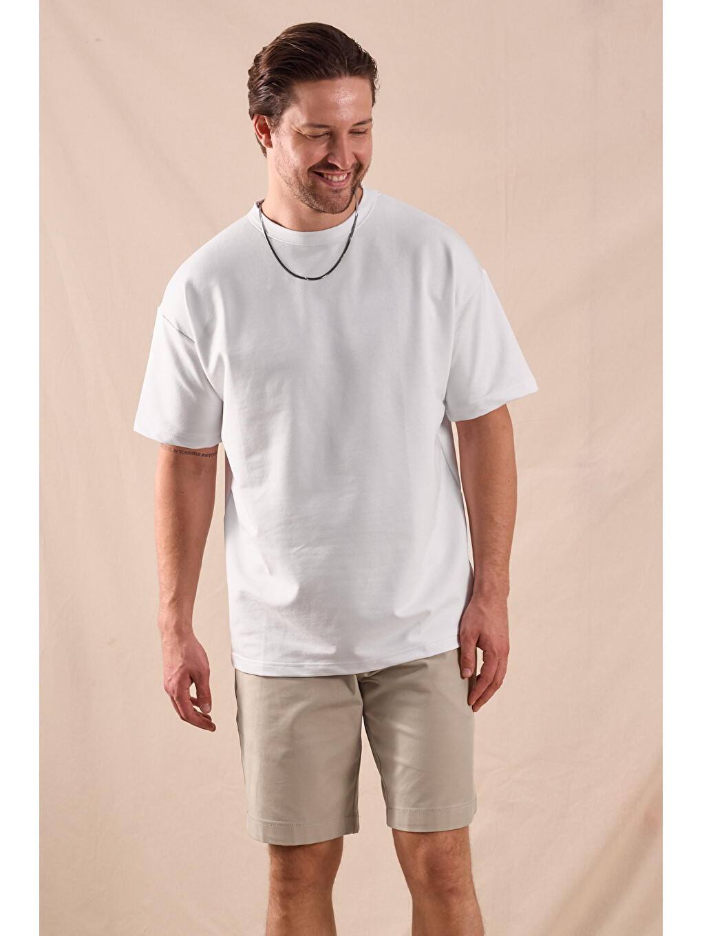 Erkek Beyaz Rahat Kalıp Oversize Kesim T-shirt-4