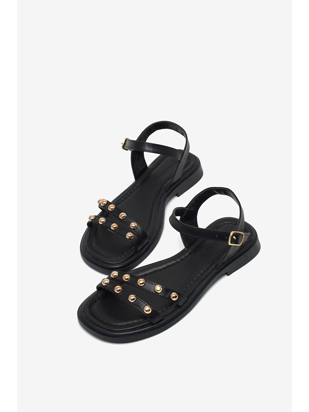 Kadın Siyah Rahat Kalıp Çift Bantlı Tokalı Taşlı Sandalet-1