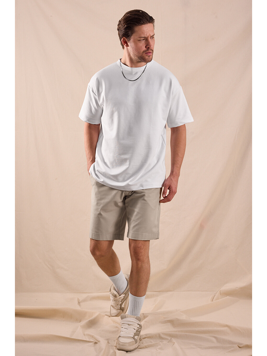 Erkek Beyaz Rahat Kalıp Oversize Kesim T-shirt-5
