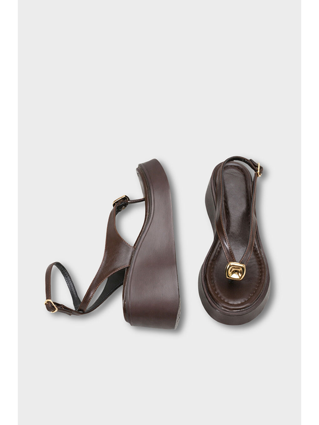 Kahverengi Sandy Dolgu Topuklu Parmak Arası Bilekten Bantlı Kadın Sandalet-5