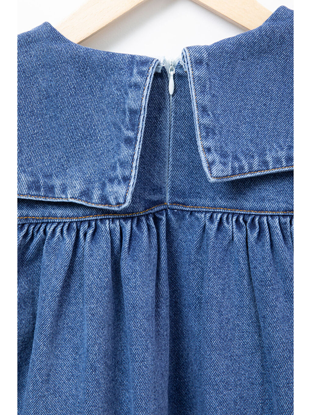 Lacivert Yaka Papatya Nakışlı Uzun Kol Kız Çocuk Jean Elbise 20689-2