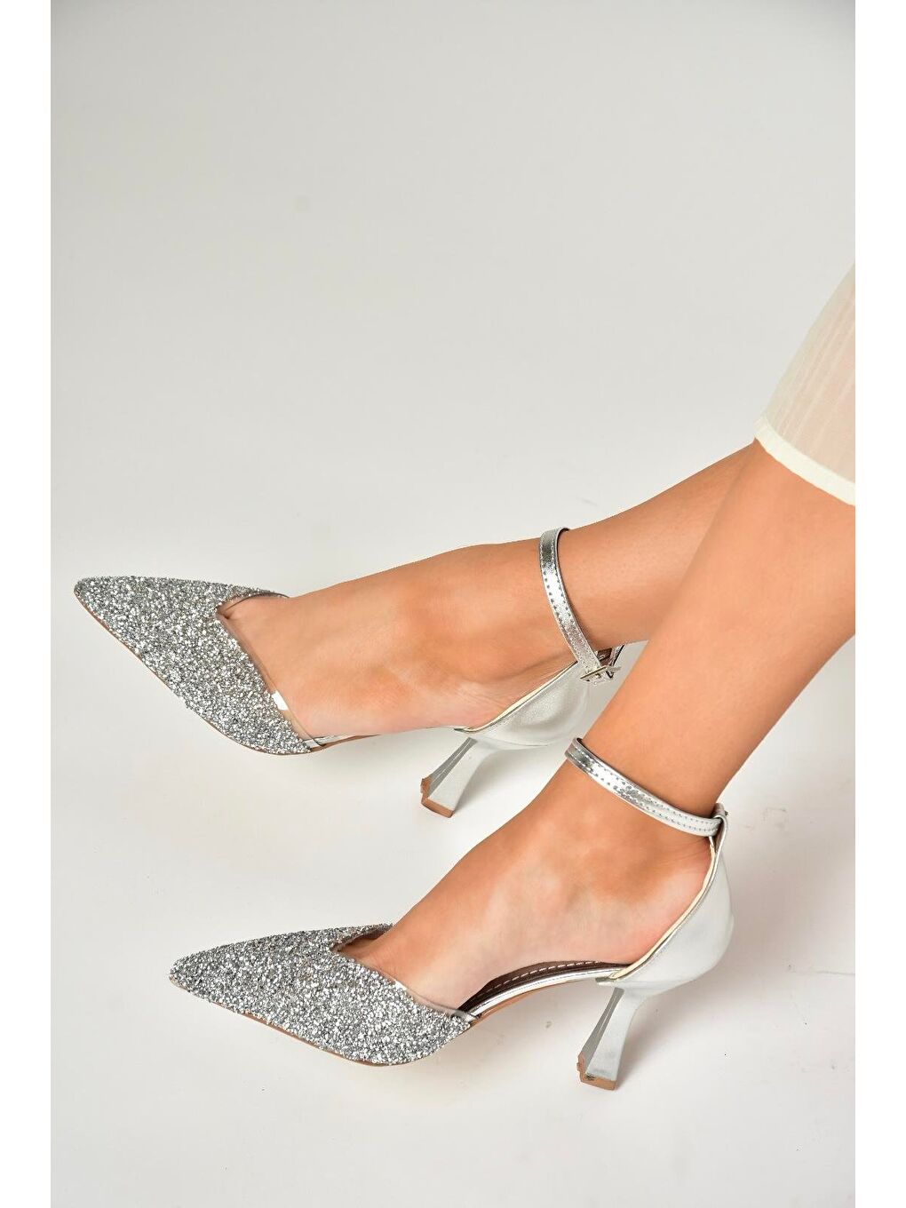 Gri U6146334 Gümüş Kadın Topuklu Ayakkabı-4