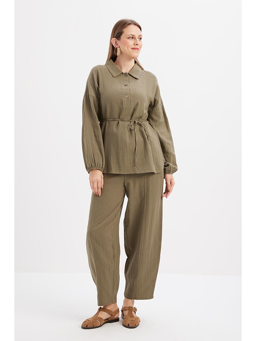 Haki-Yarım Patlı Düğmeli Müslin Tunik-1