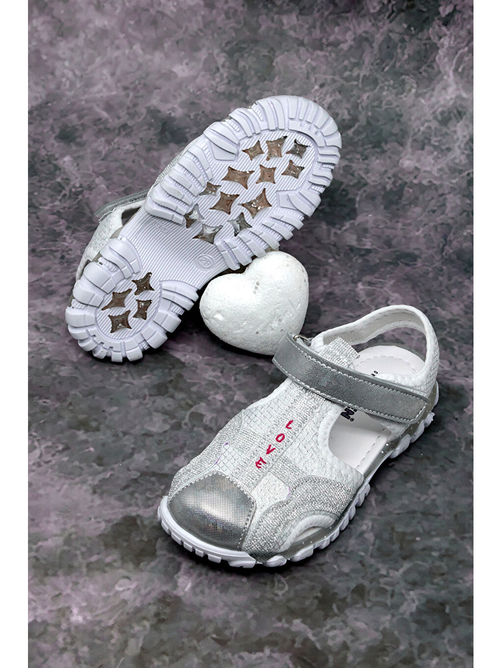 Kız Çocuk Beyaz Gümüş Çoçuk Sim Detaylı Cırtlı Rahat Kalıp Sandalet-2
