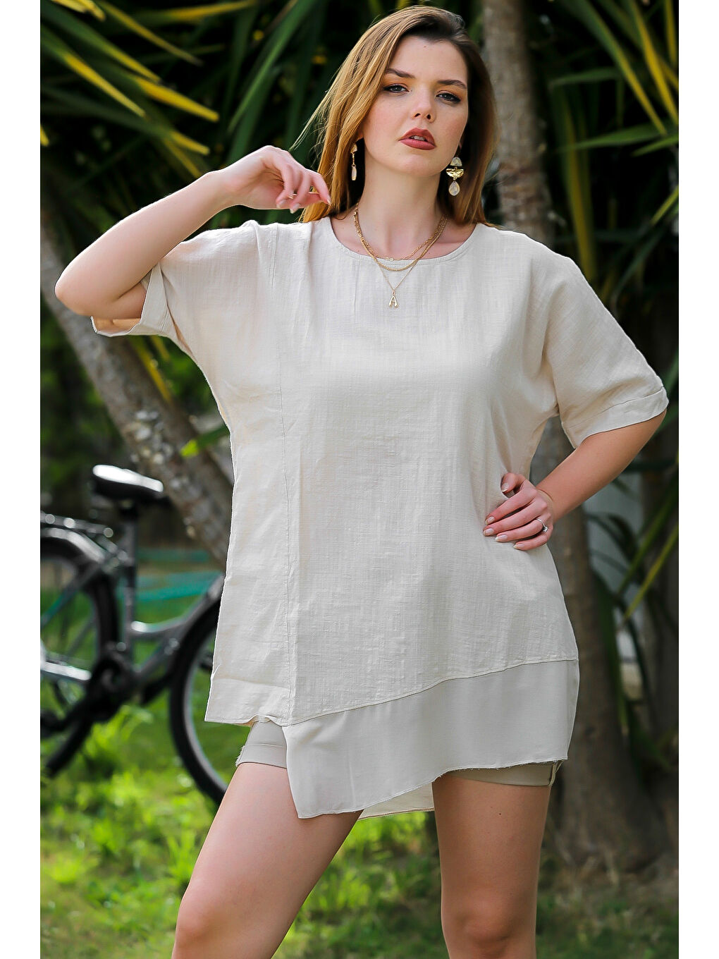 Bej Yuvarlak Yaka Kısa Kol Dokuma Asimetrik Casual Bluz-3