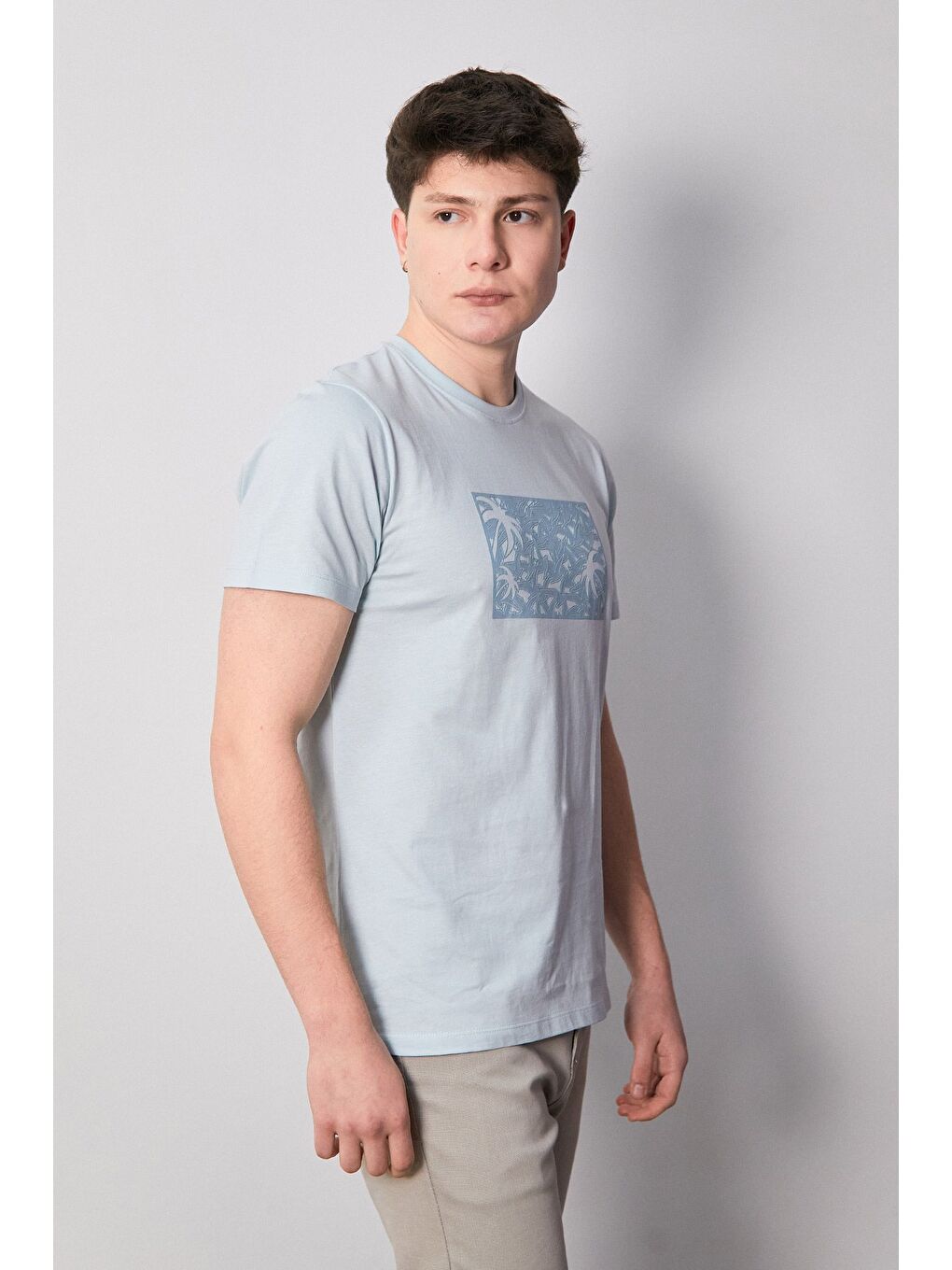 Mavi Kabartma Baskılı Bisiklet Yaka Tişört