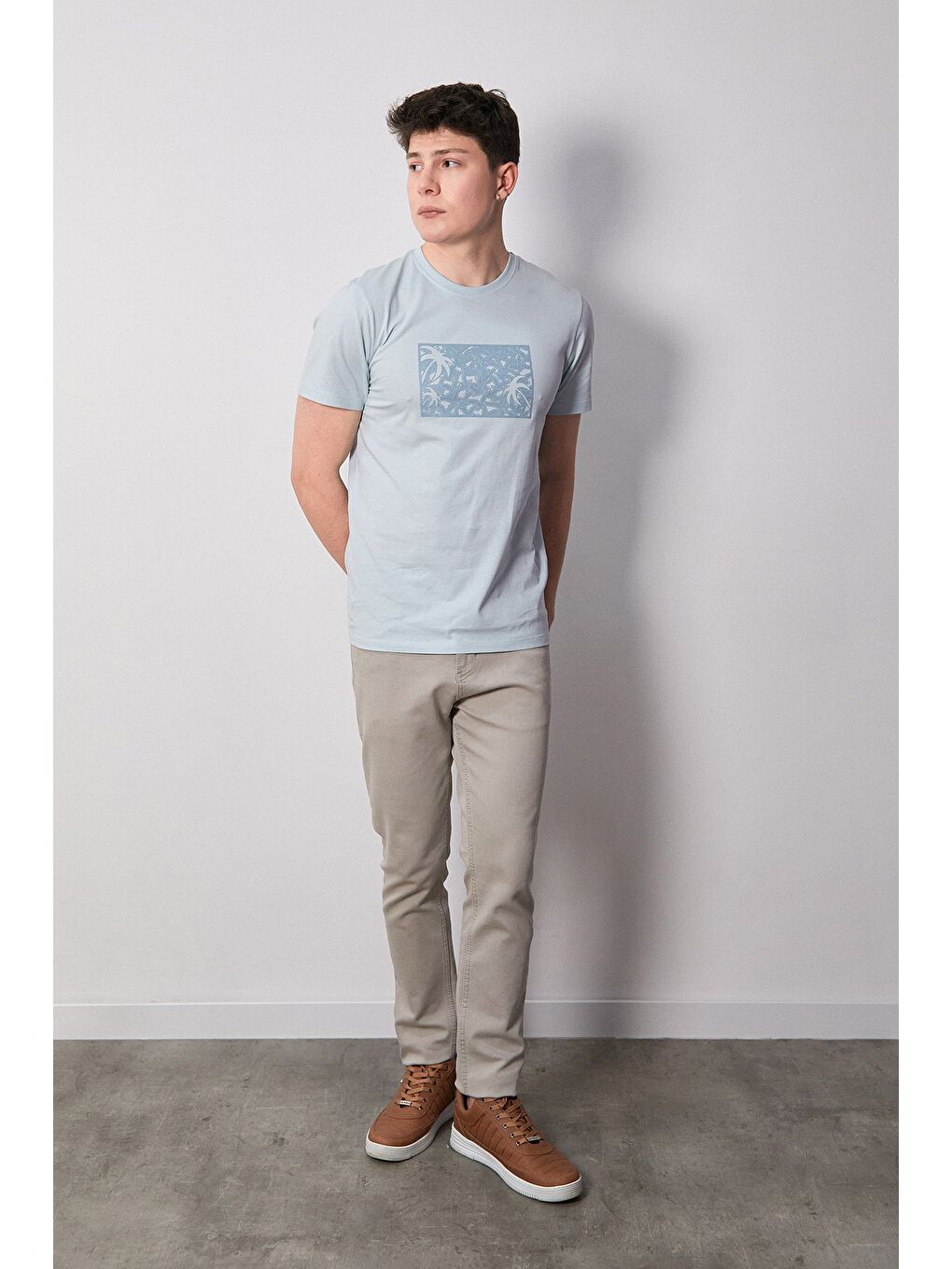 Mavi Kabartma Baskılı Bisiklet Yaka Tişört-1