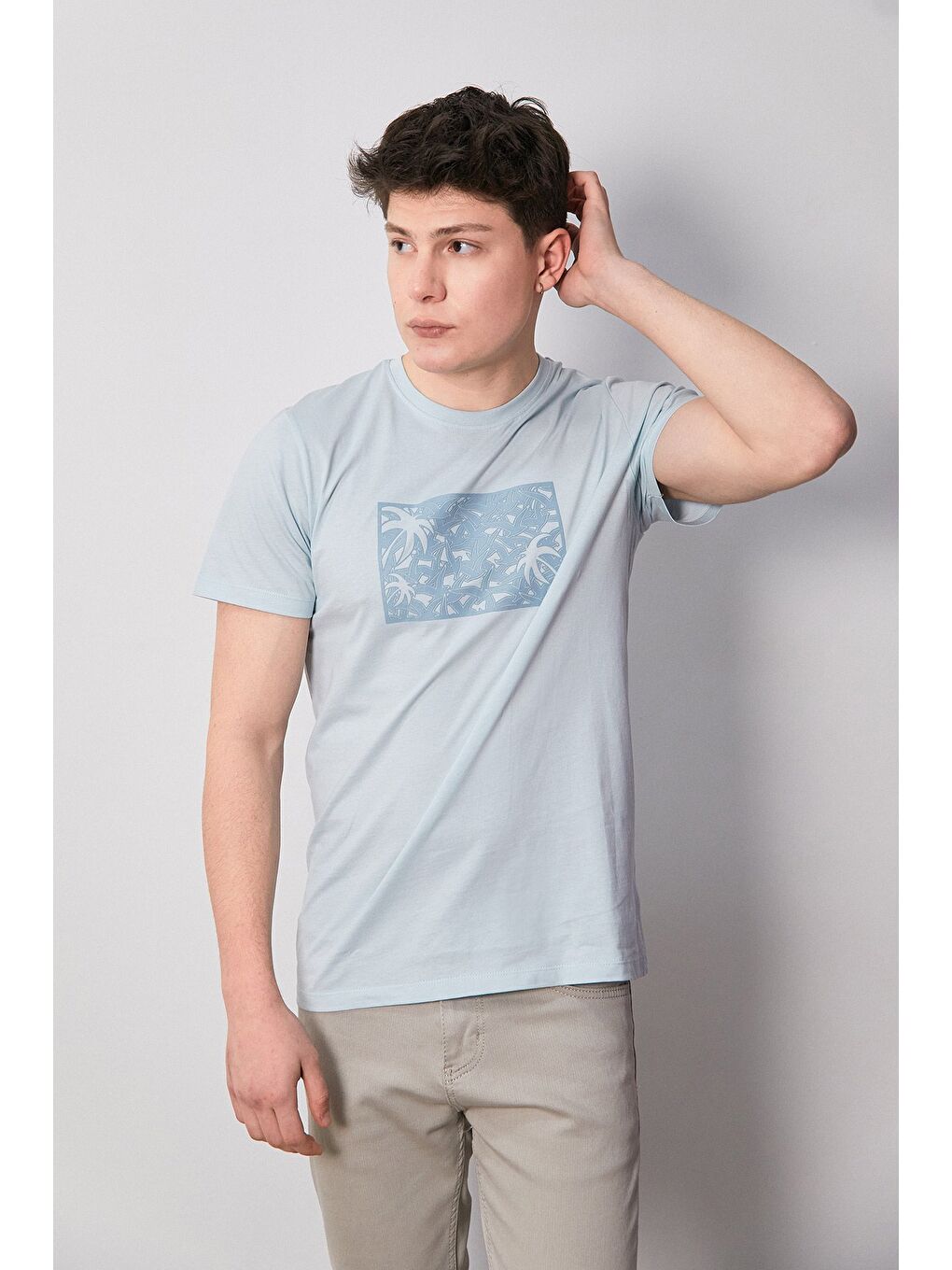 Mavi Kabartma Baskılı Bisiklet Yaka Tişört-2