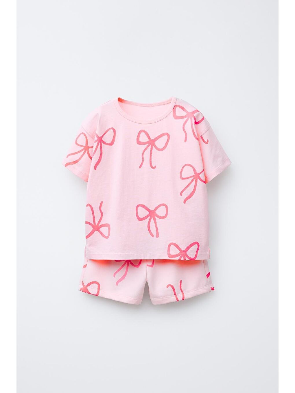 Kız Çocuk Pamuklu Pembe Fiyonk Desenli T-Shirt Şort Takım