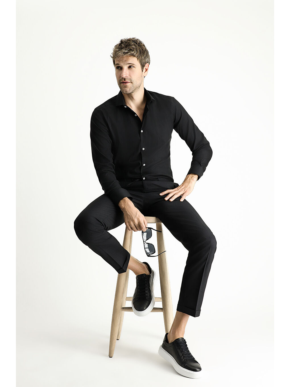 Siyah Techno-Line Uzun Kol Slim Fit Dar Kesim Klasik Gömlek-1