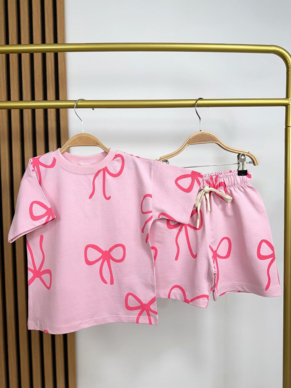 Kız Çocuk Pamuklu Pembe Fiyonk Desenli T-Shirt Şort Takım-2