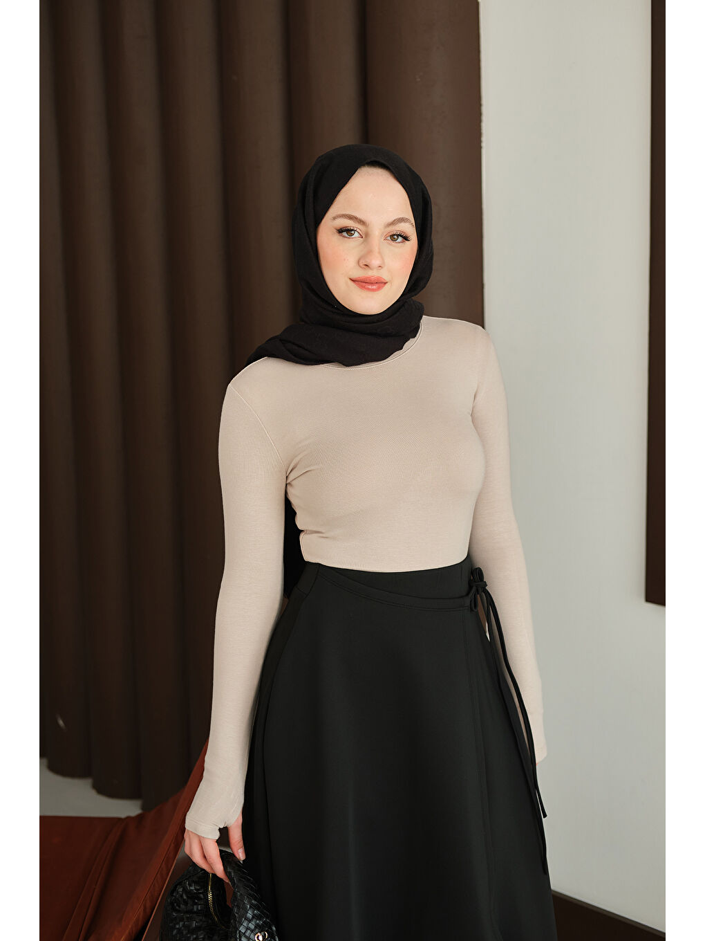 Ekru Kadın Parmak Geçirmeli Body Krem-1