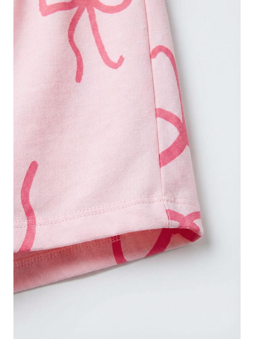 Kız Çocuk Pamuklu Pembe Fiyonk Desenli T-Shirt Şort Takım-4