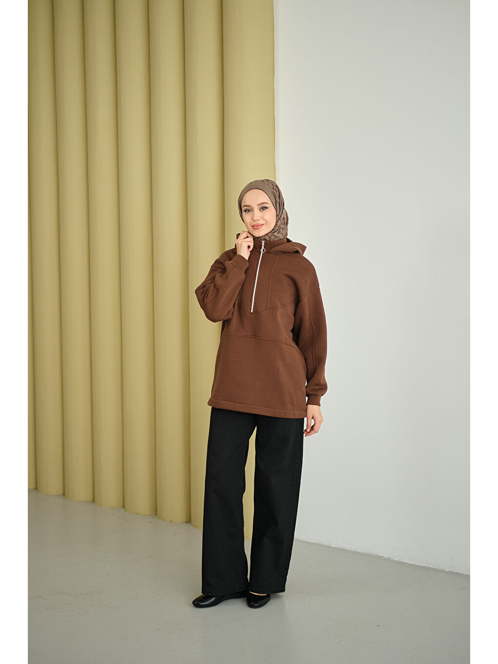 Kadın Yarım Fermuarlı Kapüşonlu Sweat Kahverengi-3