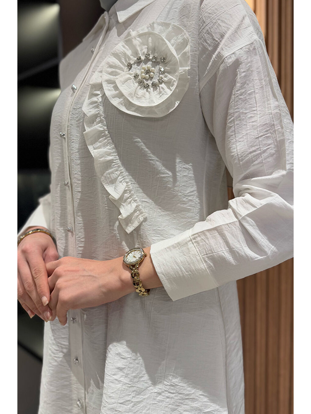 Ekru Taş Ve İnci İşlemeli Fırfır Detaylı Tesettür Tunik-4