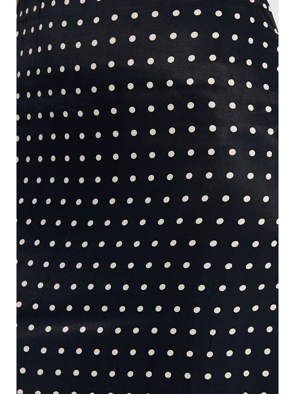Beyaz Kadın Slim Fit Dar Kesim Yüksek Bel Midi Boy Viskon Puantiyeli Siyah Etek-5
