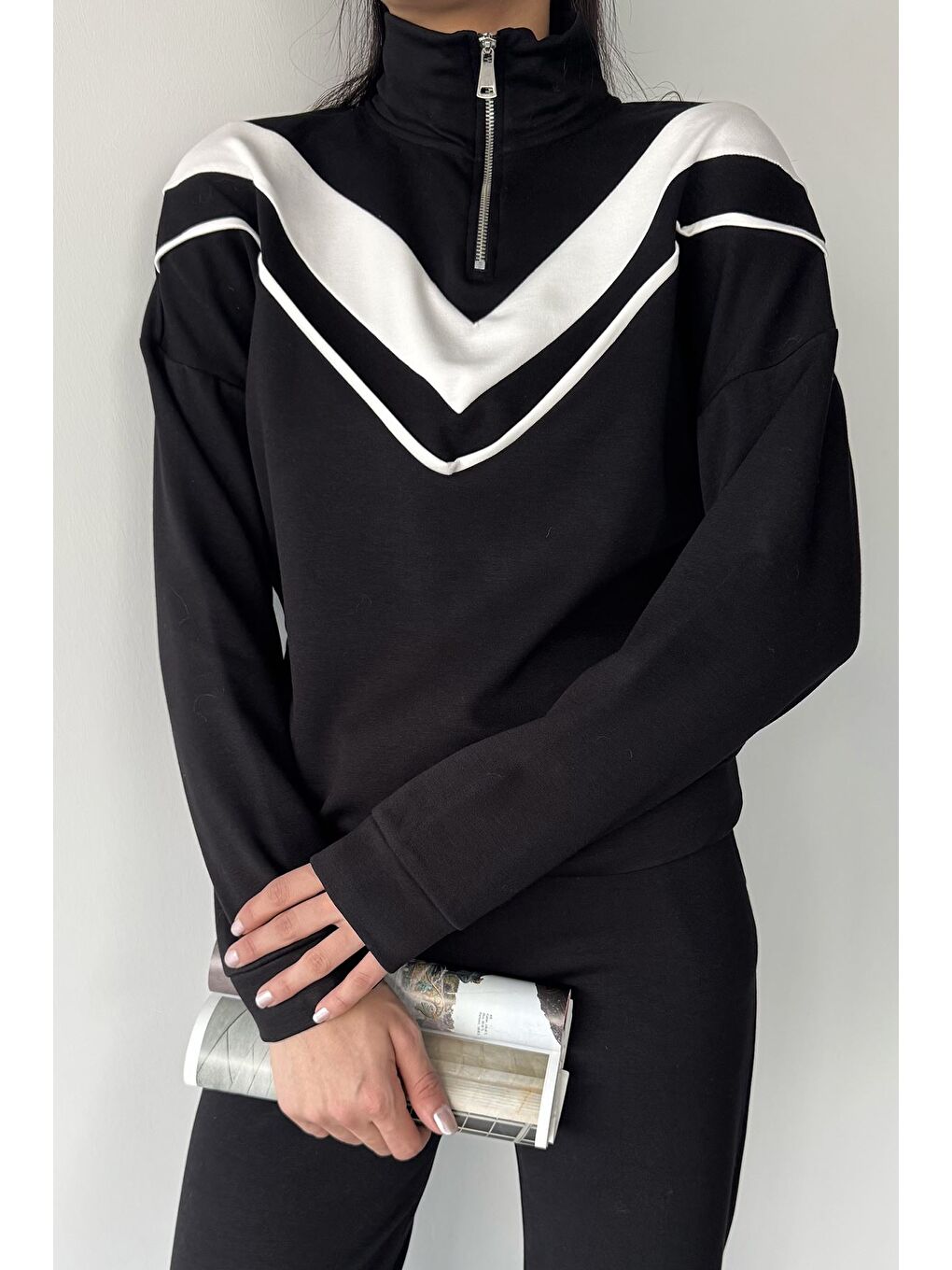 Siyah Kadın Dik Yaka Yarım Fermuarlı Sweat Pantolon İkili Takım-1