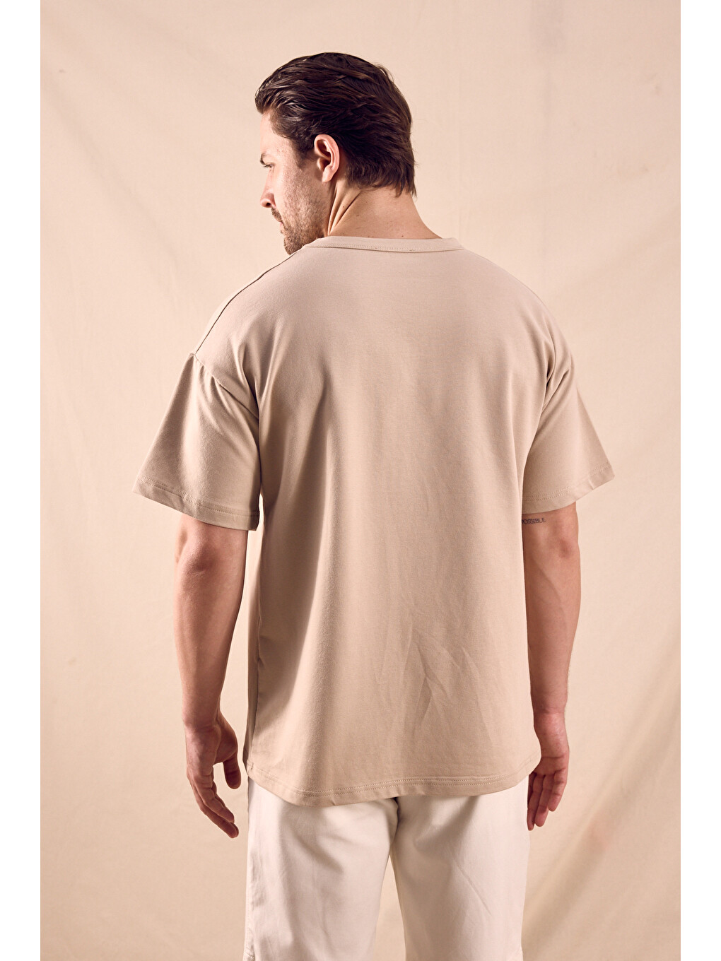 Erkek Bej Rahat Kalıp Oversize Kesim T-shirt-2