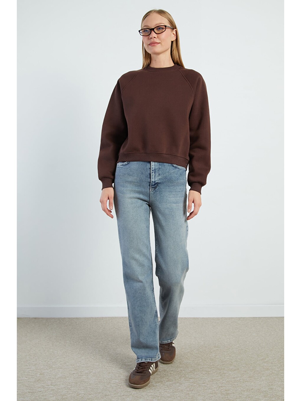 Kahverengi 3 İplik Basic Bisiklet Yaka Oversize Sweatshirt-2