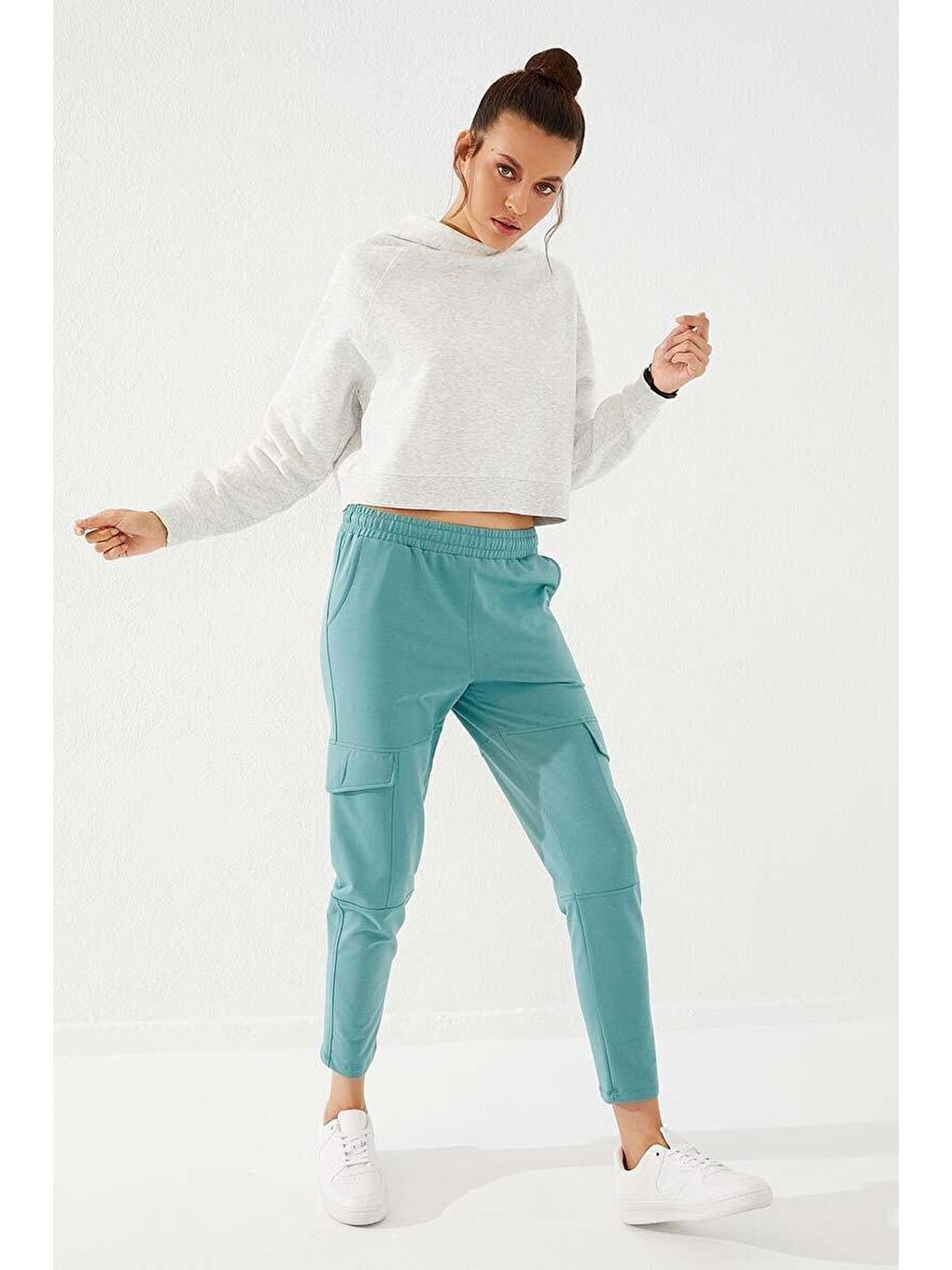 Mint Yeşili Yüksek Bel Kargo Cep Rahat Form Dar Paça Kadın Eşofman Alt - 94588-2