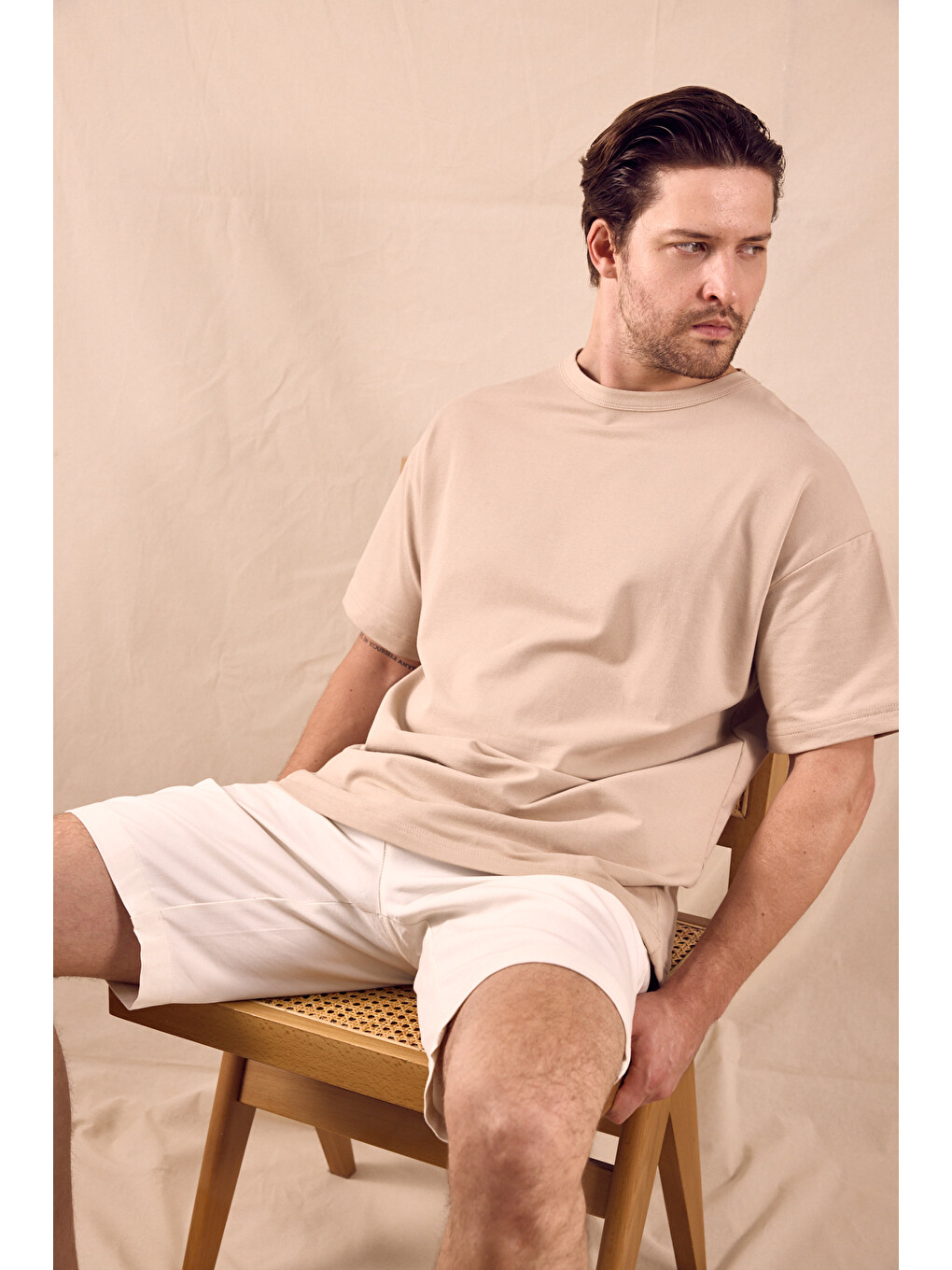 Erkek Bej Rahat Kalıp Oversize Kesim T-shirt-3