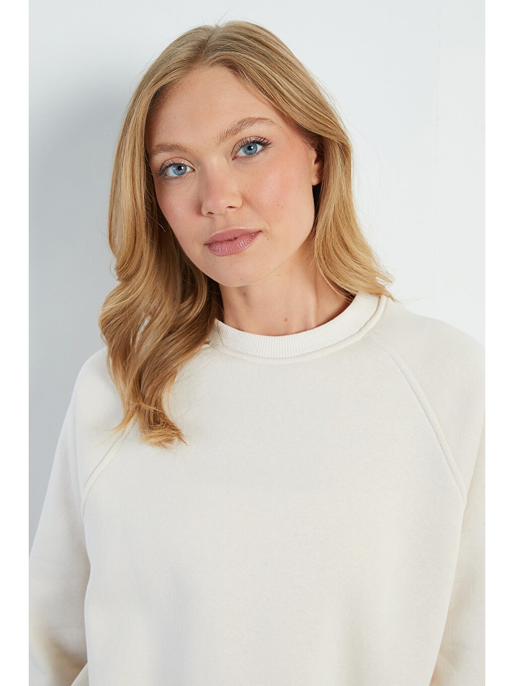 Bej 3 İplik Basic Bisiklet Yaka Oversize Sweatshirt-1