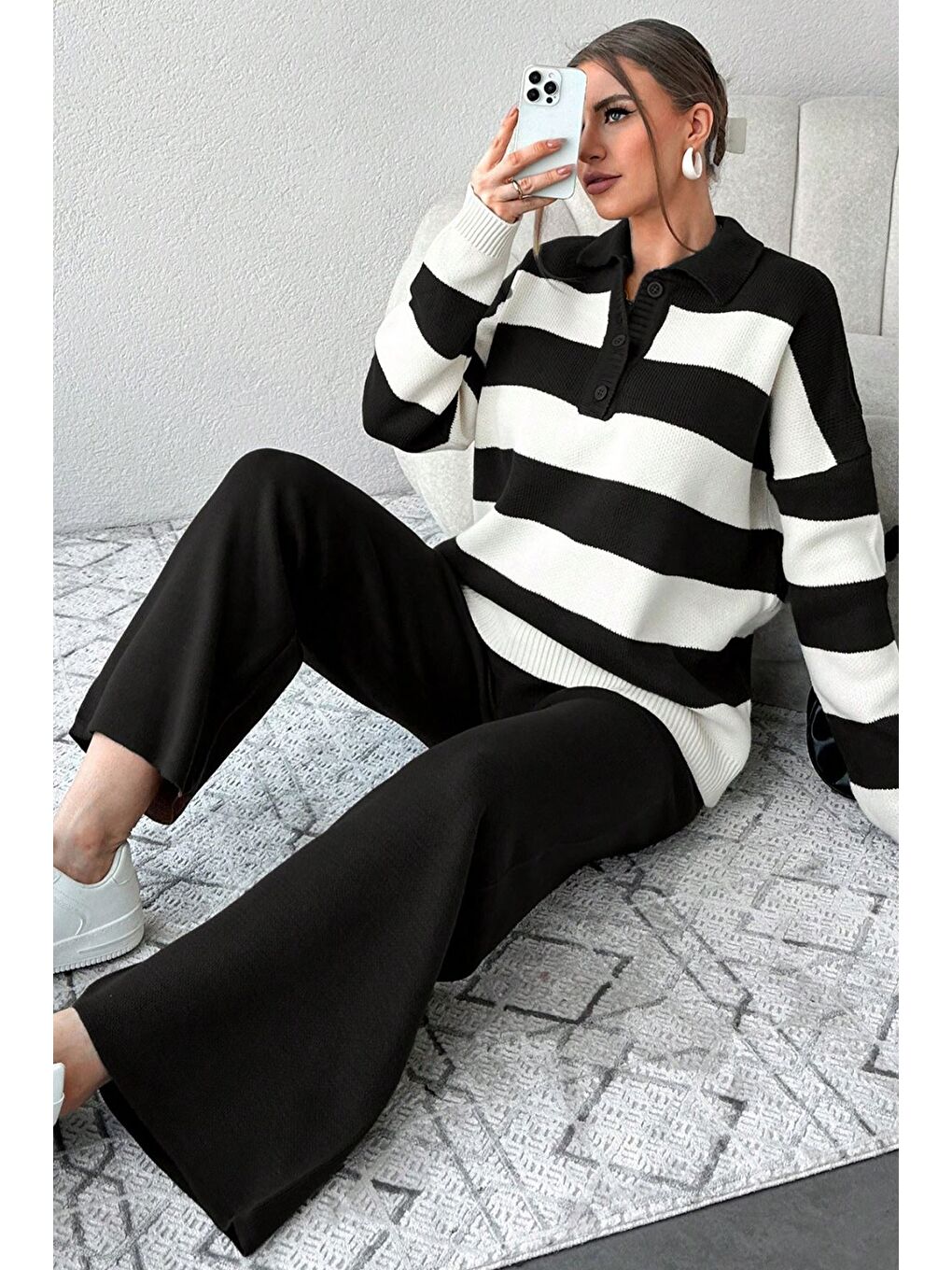 Siyah Kadın Yarım Düğmeli Polo Yaka Şeritli Triko Kazak Pantolon İkili Takım